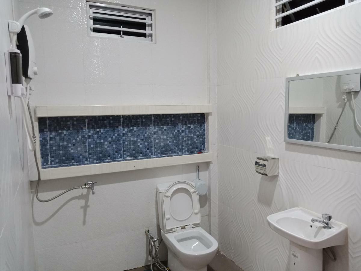 Jazepuri - Jaze 3 Hotel Kuching Buitenkant foto